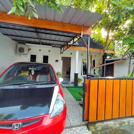 Shifana Homestay Syariah Yogyakarta Bagian luar foto
