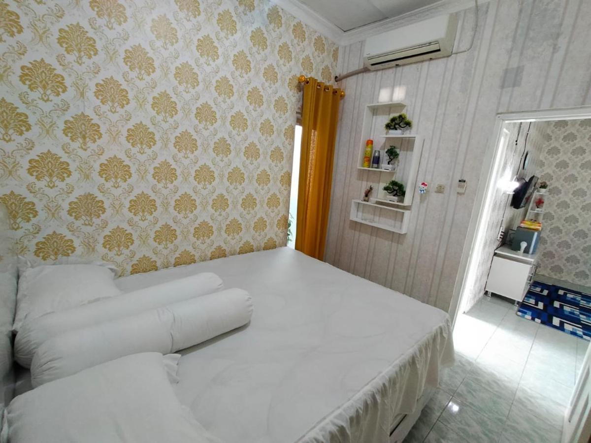 Shifana Homestay Syariah Yogyakarta Bagian luar foto