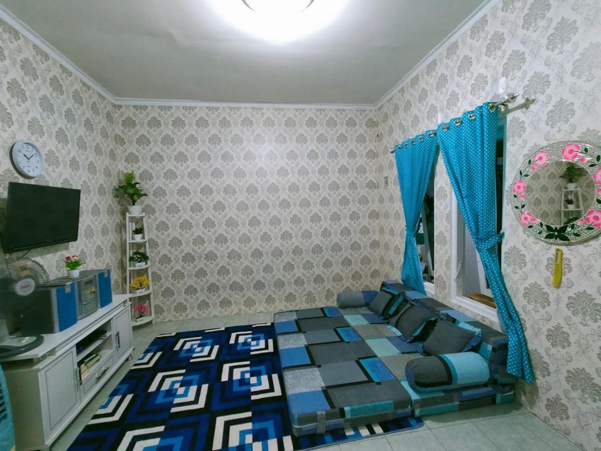 Shifana Homestay Syariah Yogyakarta Bagian luar foto